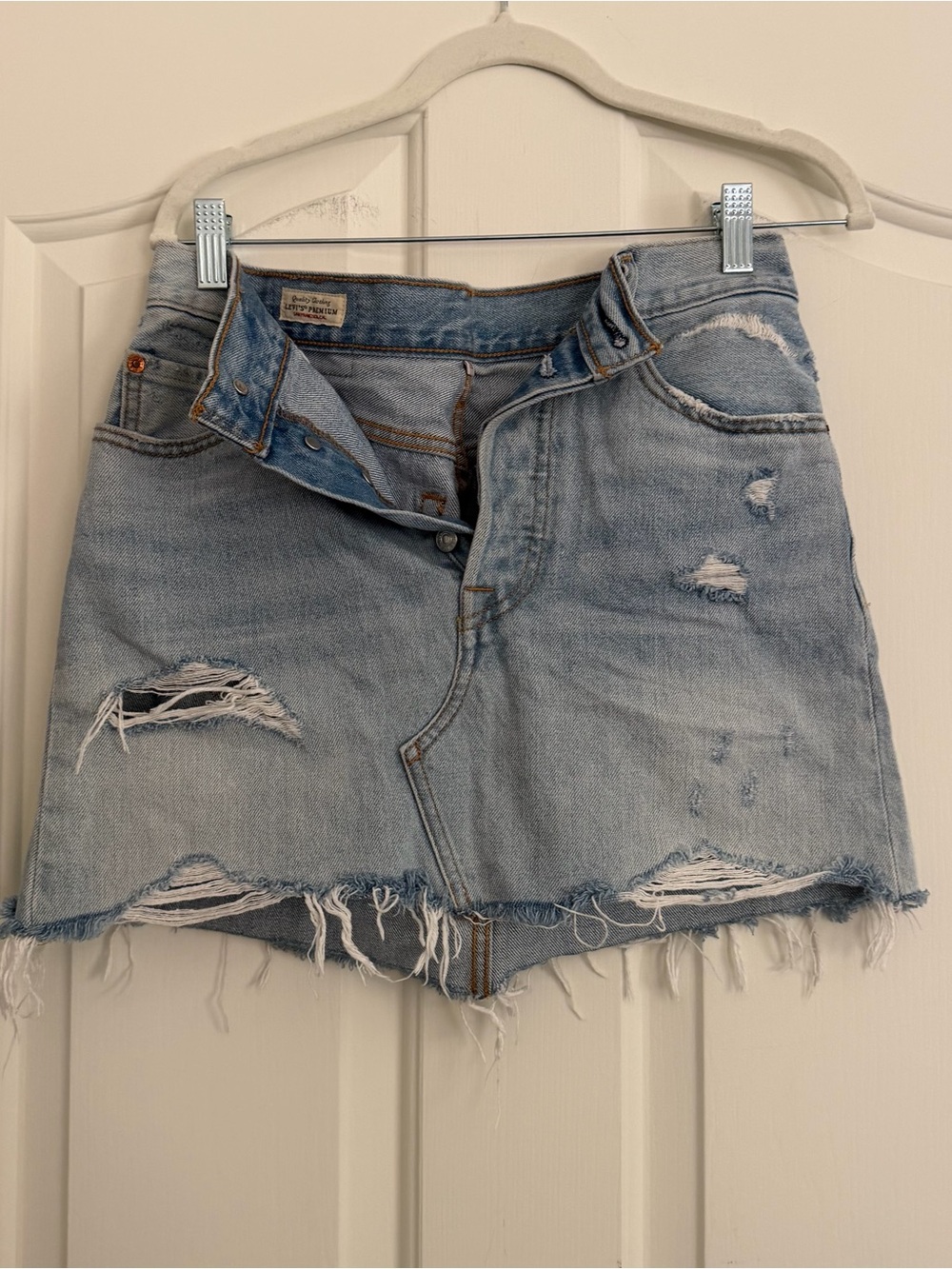 Levi’s Premium Distressed Denim Mini Skirt Light Wash Size W26